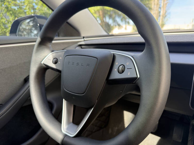 tesla model 3 2025 5YJ3E1EA7SF041087 image tesla model 3 2025 5YJ3E1EA7SF041087 image